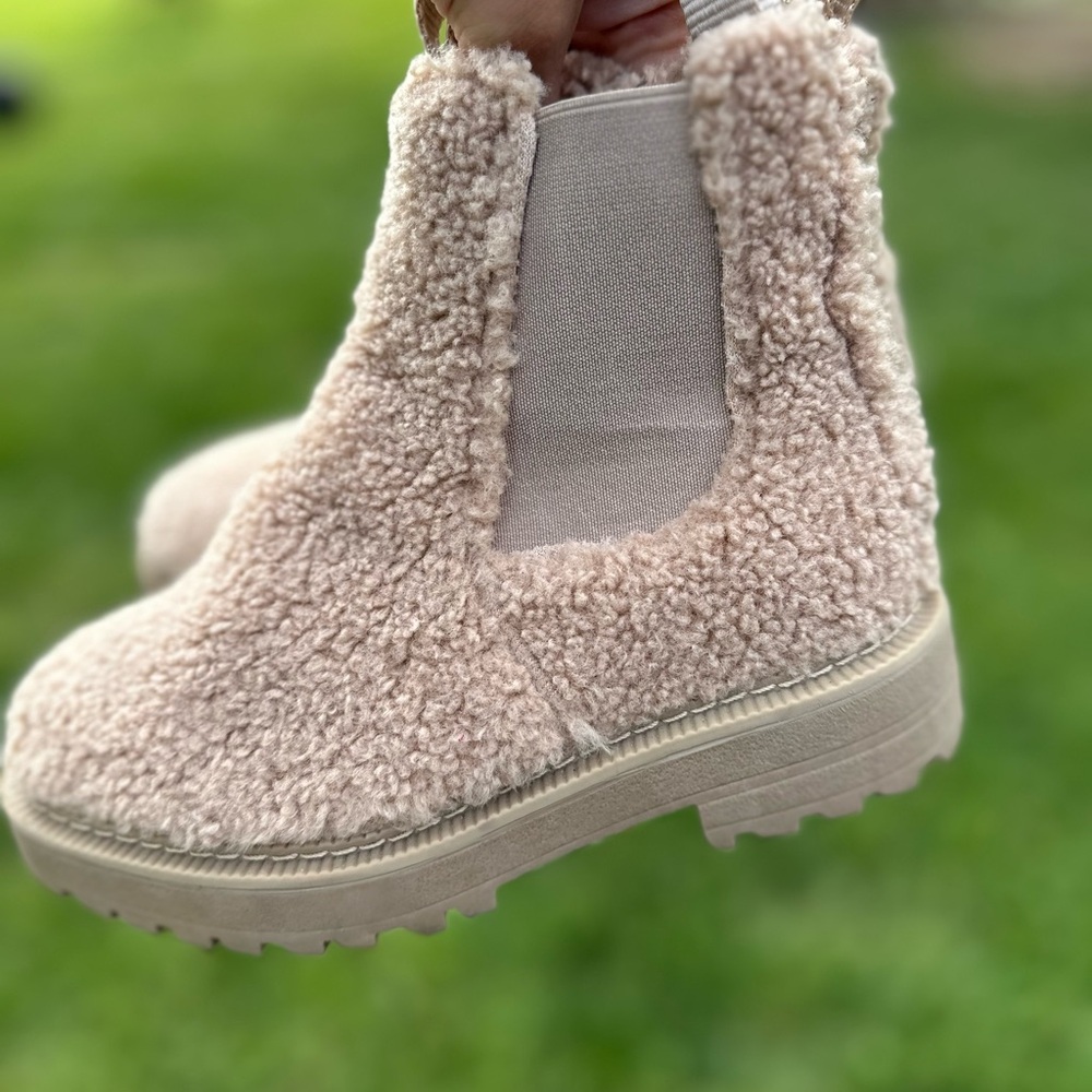 SAM EDELMAN KIDS' LAGUNA CHELSEA BOOT - TEDDY WARM OAT - SZ 1 - Picture 2 of 6